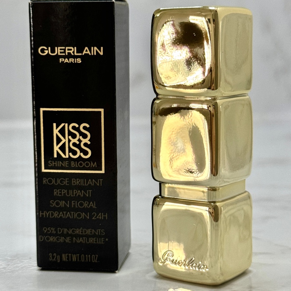 ✨Guerlain Kiss Kiss Shine Bloom Lipstick✨ ♥️ 819 Corolla Rouge ♥️